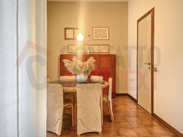 casa indipendente in vendita a Jesi
