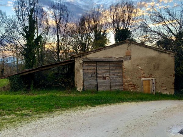 casa indipendente in vendita a Jesi in zona Tabano