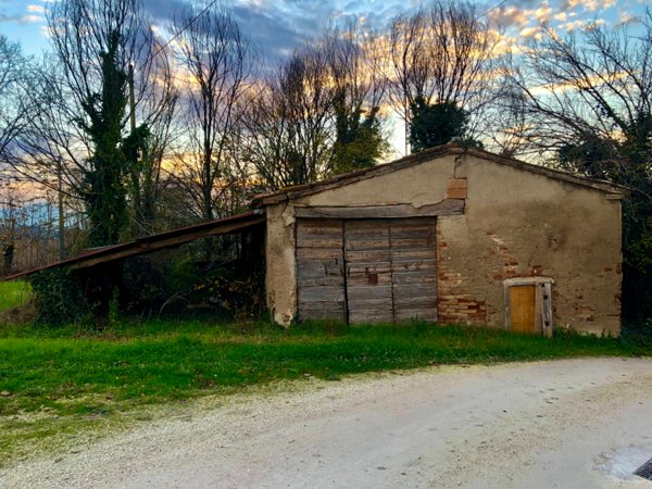 casa indipendente in vendita a Jesi in zona Tabano