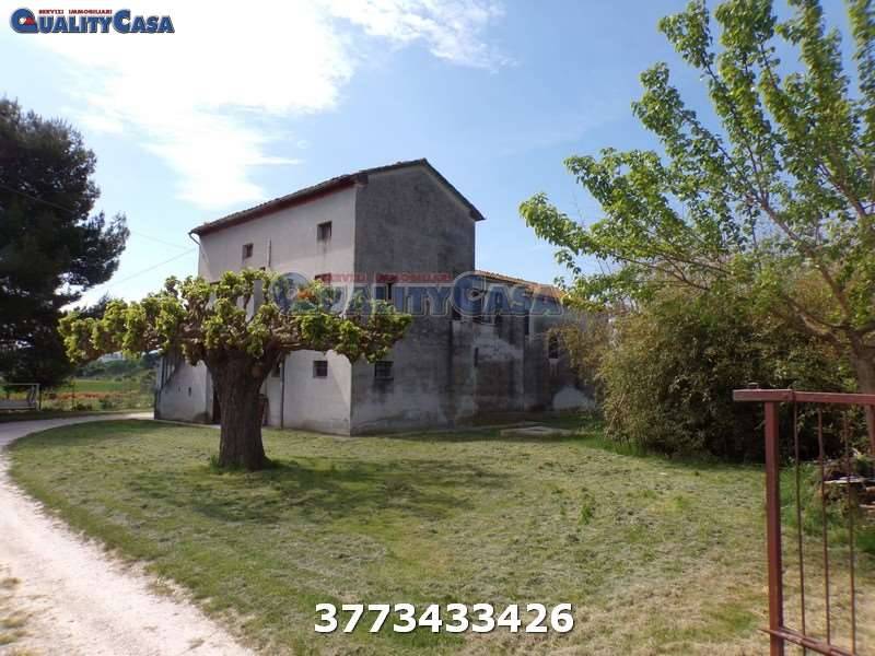 casa indipendente in vendita a Jesi