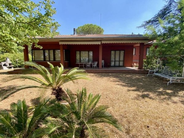 casa indipendente in vendita a Jesi in zona Santa Lucia