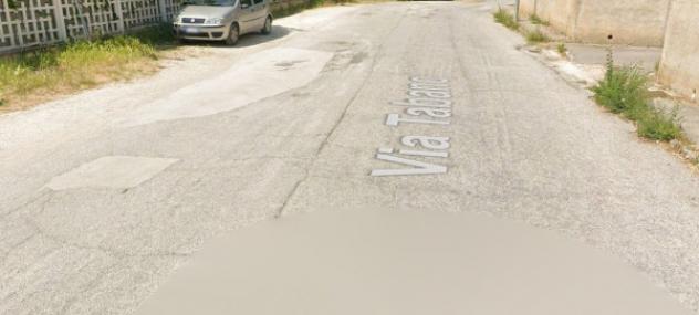 negozio in vendita a Jesi in zona Tabano