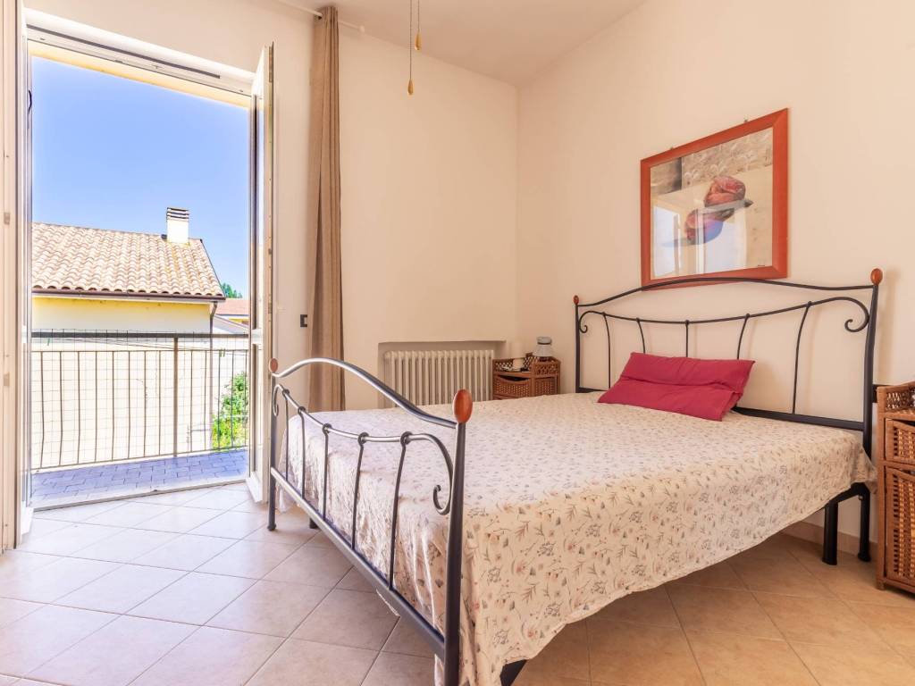 casa indipendente in vendita a Jesi