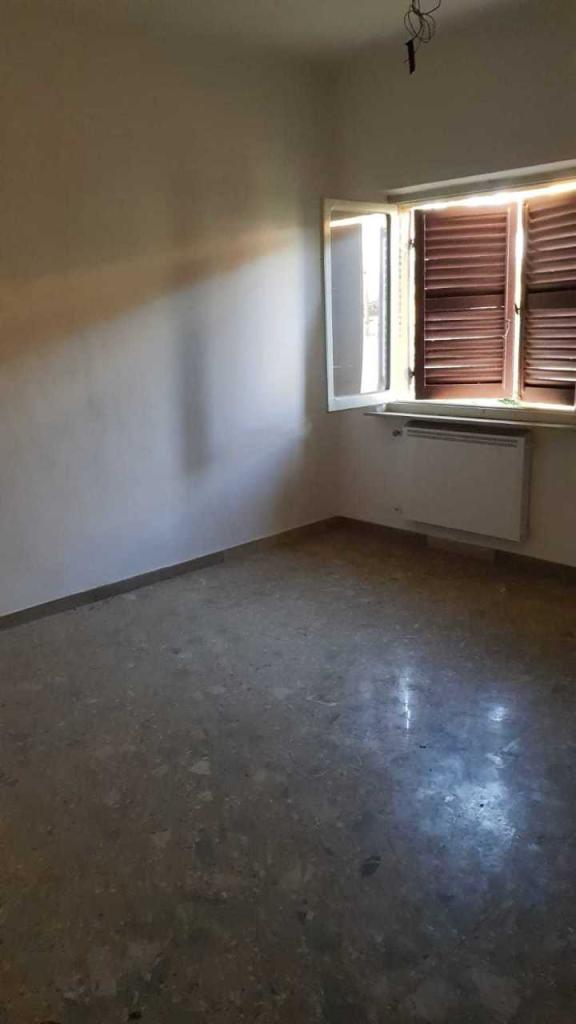 pentavano in vendita a Jesi