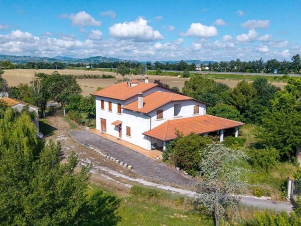 casa indipendente in vendita a Jesi in zona Mazzangrugno