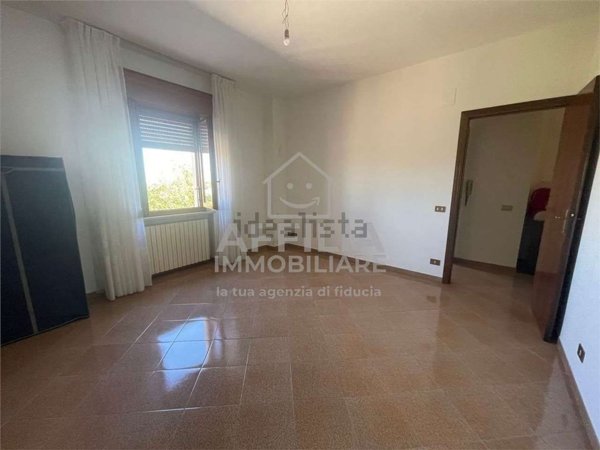 casa indipendente in vendita a Jesi