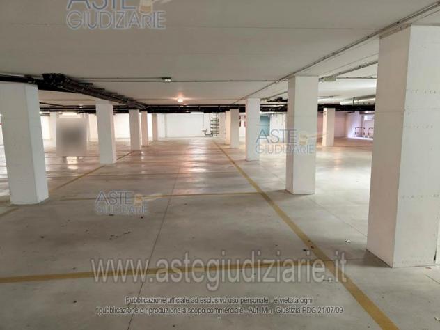 locale di sgombero in vendita a Jesi