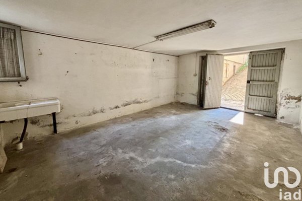locale di sgombero in vendita a Jesi