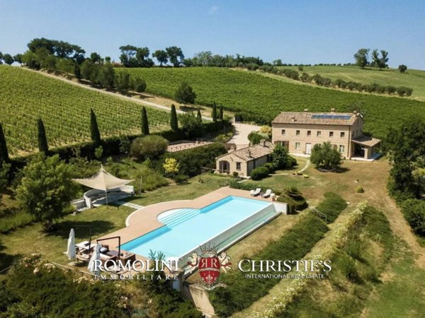 casa indipendente in vendita a Jesi