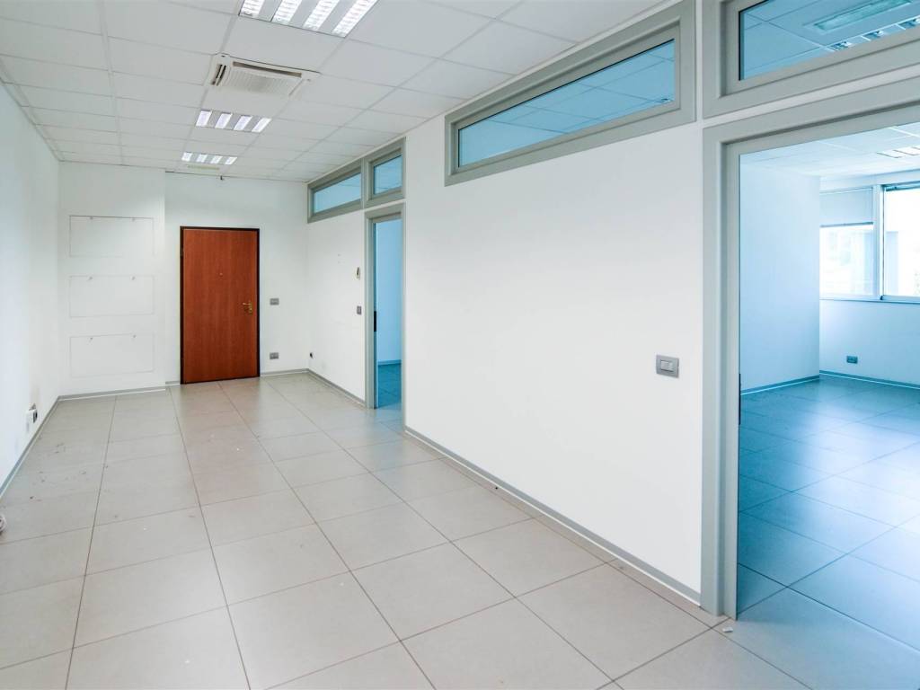 ufficio in vendita a Jesi