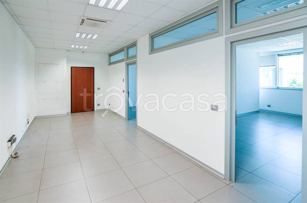 ufficio in vendita a Jesi