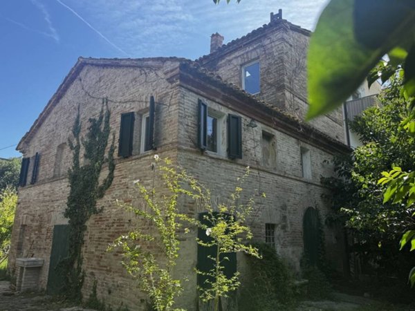 casa indipendente in vendita a Jesi