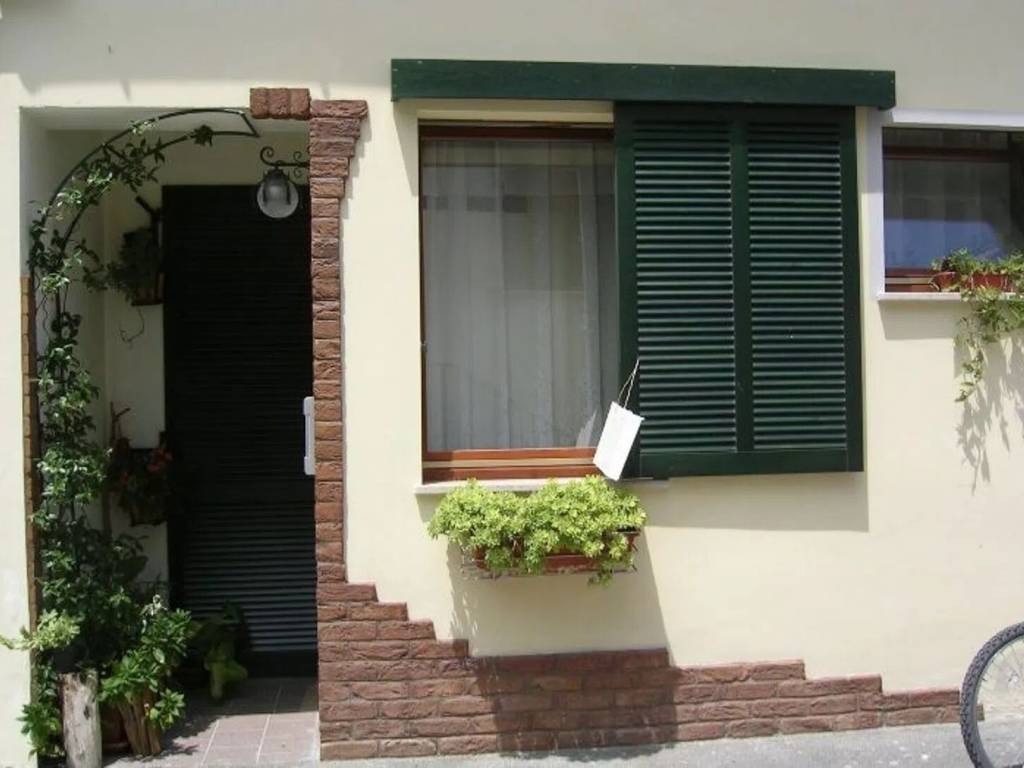 casa indipendente in vendita a Jesi