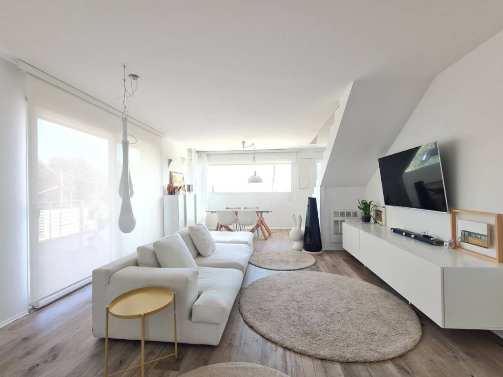 casa indipendente in vendita a Jesi