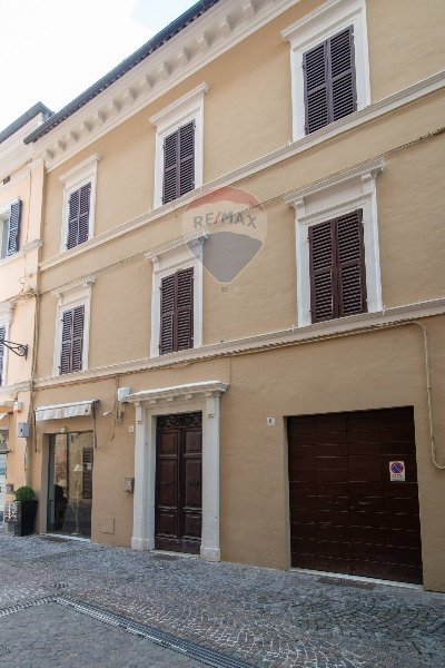 casa indipendente in vendita a Jesi