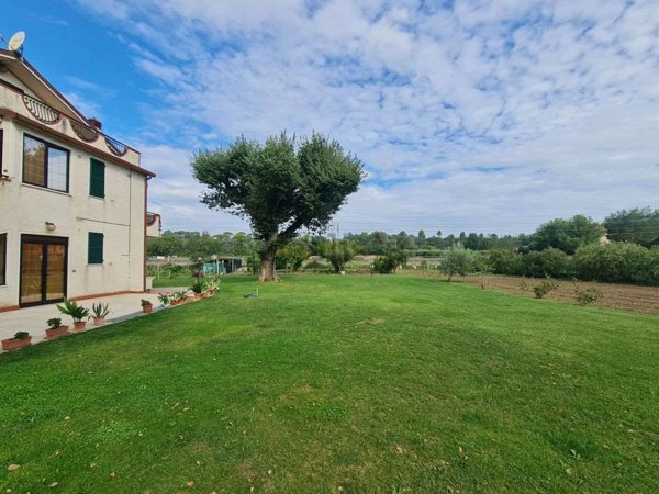 casa indipendente in vendita a Jesi