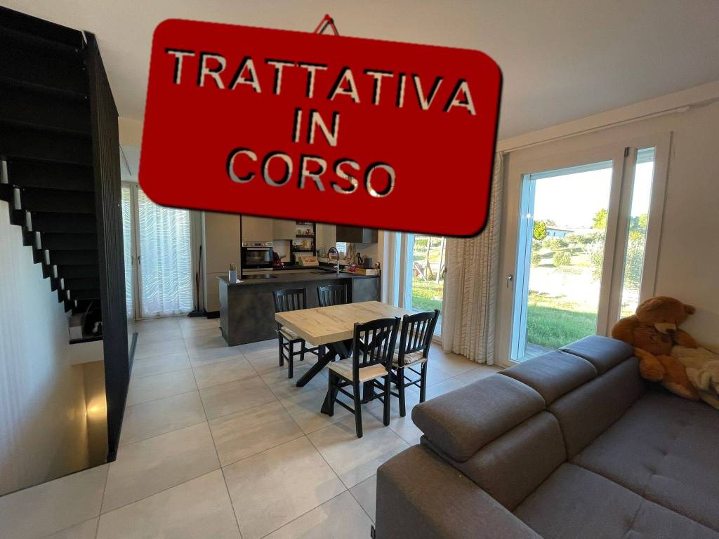 appartamento in vendita a Jesi in zona Tabano