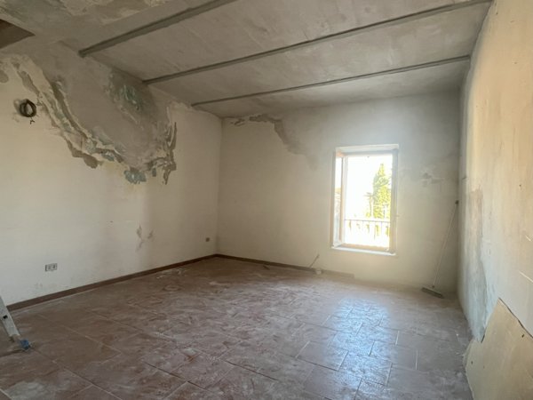 casa indipendente in vendita a Jesi