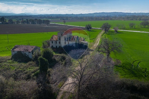 appartamento in vendita a Jesi in zona Mazzangrugno
