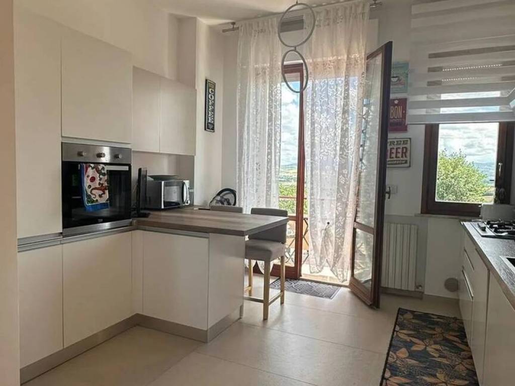 appartamento in vendita a Jesi in zona Tabano