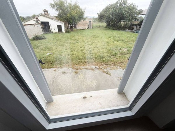 casa indipendente in vendita a Jesi in zona Tabano