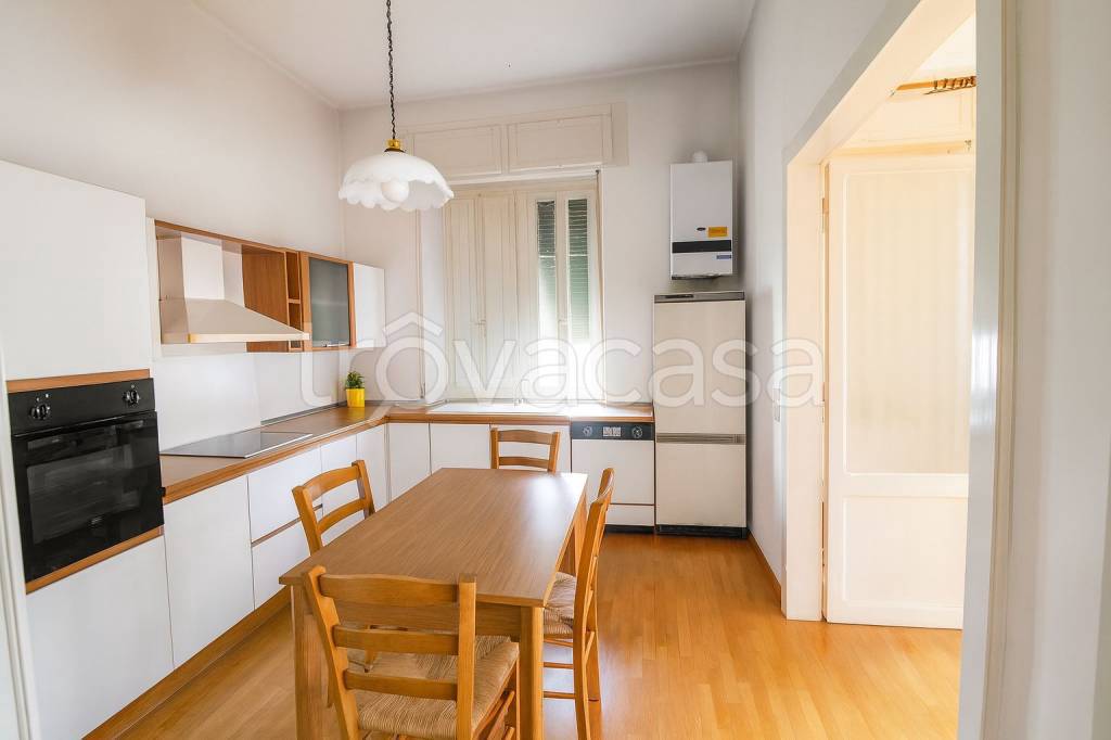 casa indipendente in vendita a Jesi