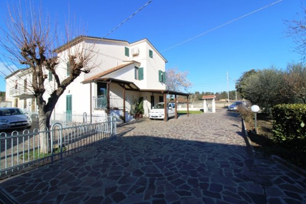 casa indipendente in vendita a Jesi