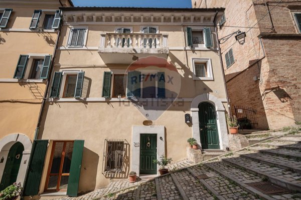 casa semindipendente in vendita a Jesi