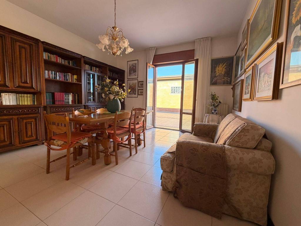 casa indipendente in vendita a Jesi