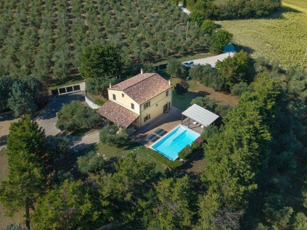 casa indipendente in vendita a Jesi in zona Santa Lucia