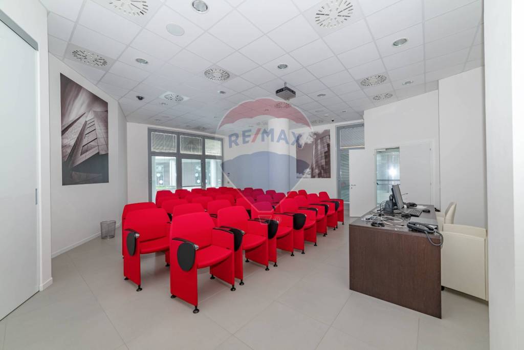 ufficio in vendita a Jesi