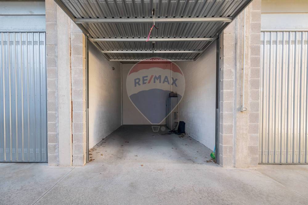 locale di sgombero in vendita a Jesi