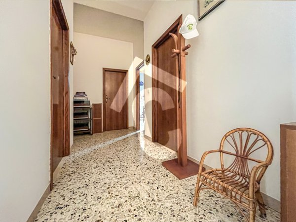 casa indipendente in vendita a Jesi