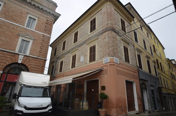 negozio in vendita a Jesi