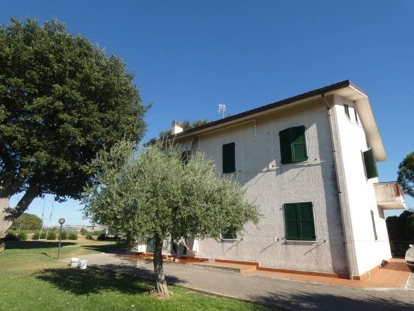 casa indipendente in vendita a Jesi in zona Tabano