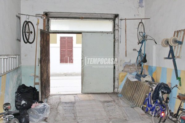 casa indipendente in vendita a Jesi