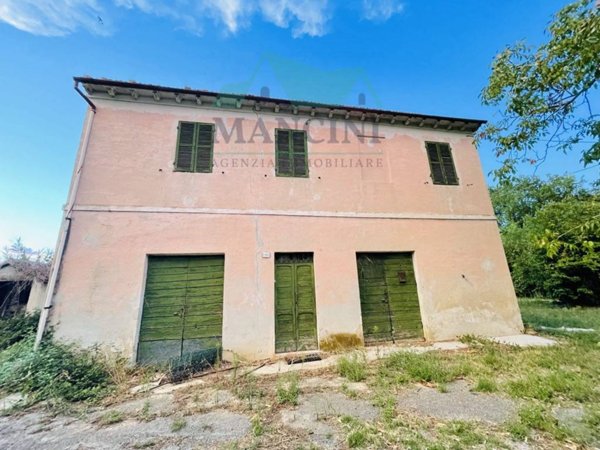 casa indipendente in vendita a Jesi in zona Tabano