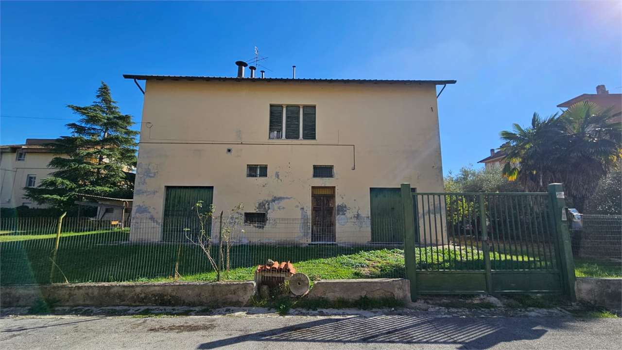 casa indipendente in vendita a Jesi