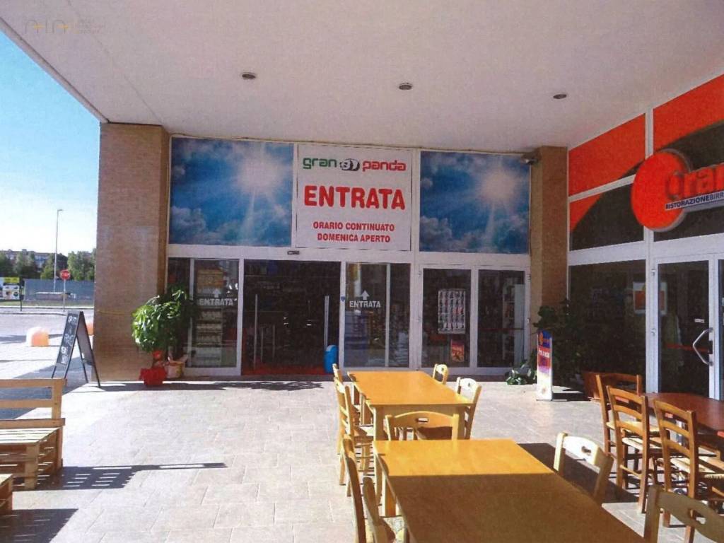 negozio in vendita a Jesi