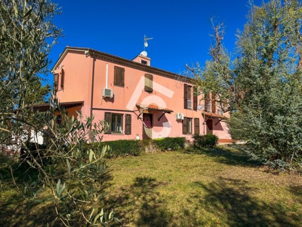 casa indipendente in vendita a Jesi in zona Santa Lucia