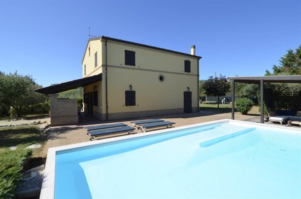 casa indipendente in vendita a Jesi