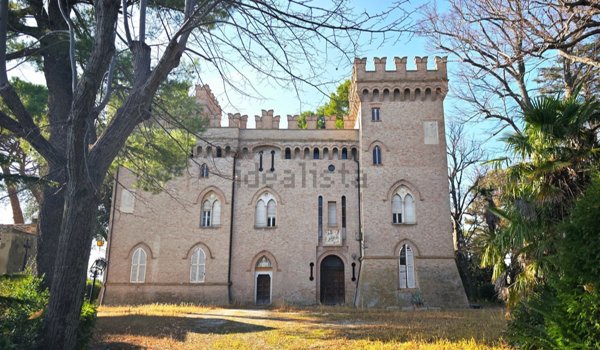 villa in vendita a Jesi