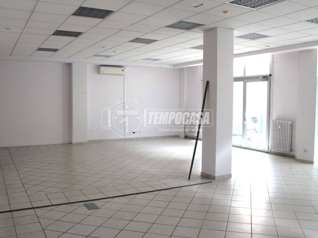 negozio in vendita a Jesi