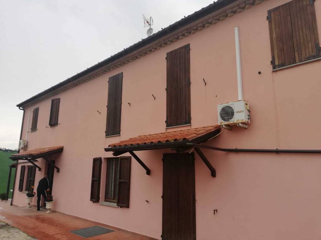 casa indipendente in vendita a Jesi in zona Santa Lucia