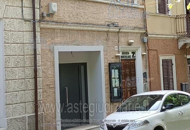 ufficio in vendita a Jesi
