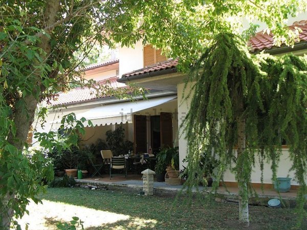 casa indipendente in vendita a Jesi