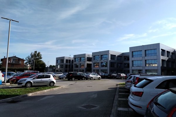 ufficio in vendita a Jesi