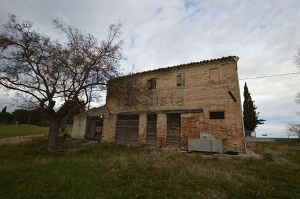 casa indipendente in vendita a Jesi