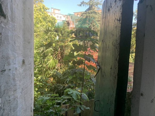 casa indipendente in vendita a Jesi