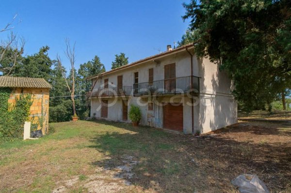 casa indipendente in vendita a Jesi in zona Tabano
